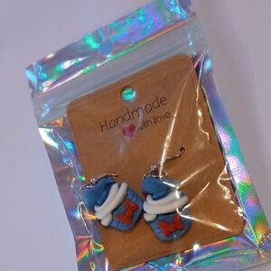 ♥️Ind $10 Or Bun 3/$26 Handmade Donald Duck Inspired Cupcake Kids Earrings 💙